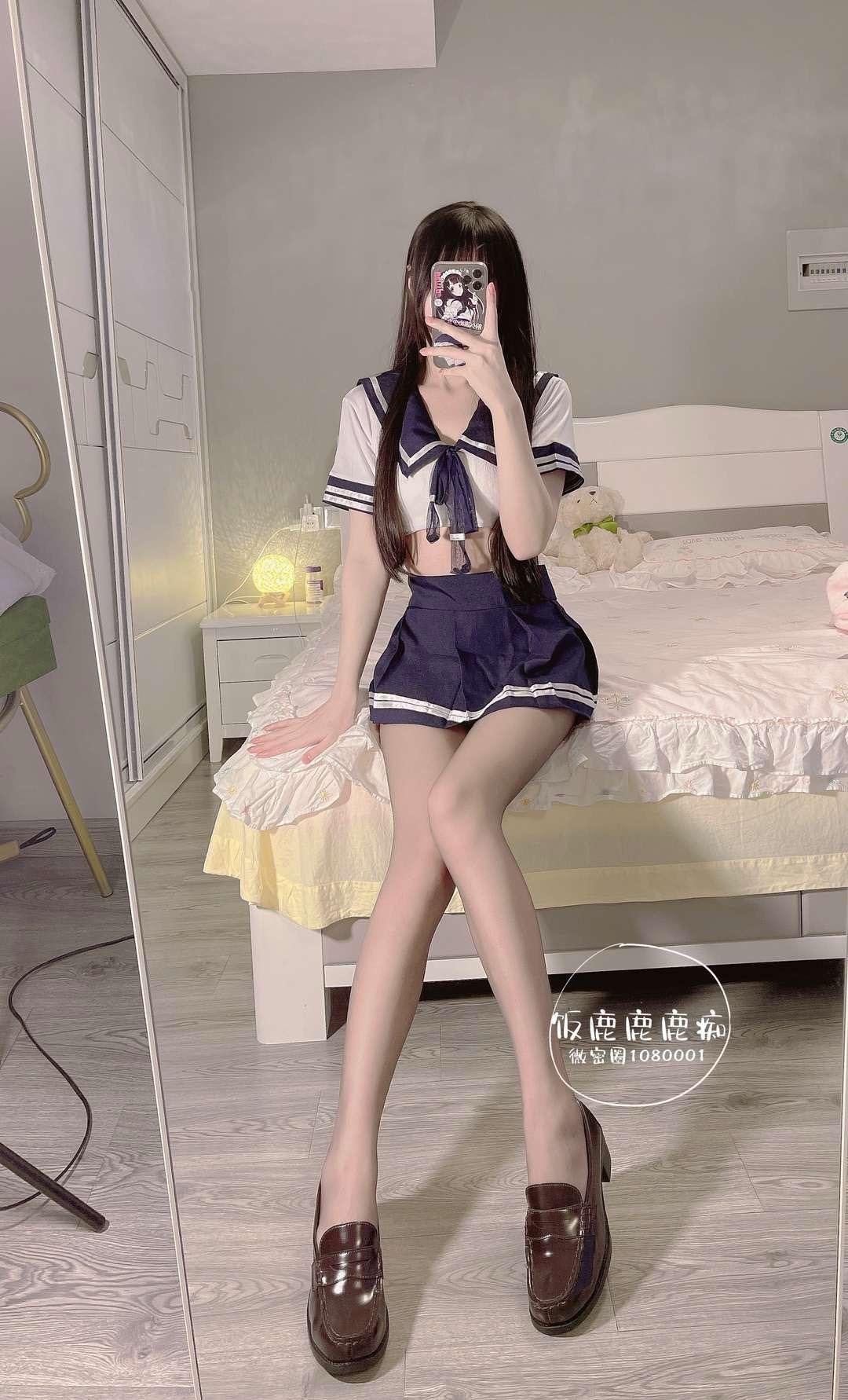 艺术摄影作品：通过光影构图展现自然场景的视觉层次