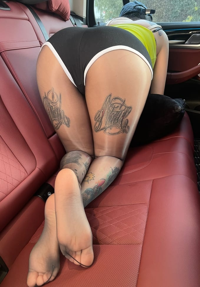 图片[1]-【微-密】卡通百科老王-运动裤里丝怼镜 [16P-75M]-写真栈-xiezz.cc