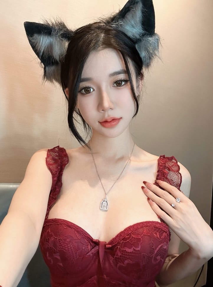 图片[1]-【微-密】黎允熙-红色情趣[14P-68M]-写真栈-xiezz.cc