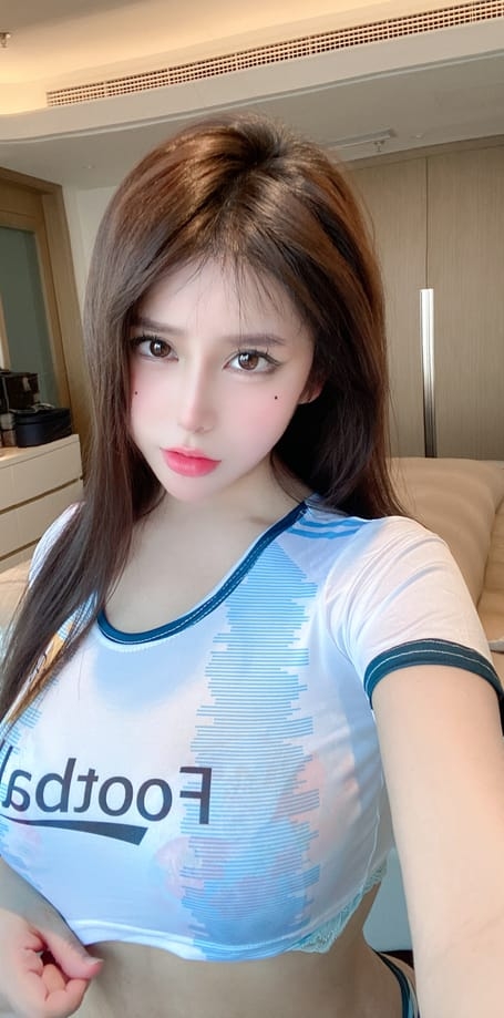 图片[1]-【微-密】奔跑的晶螺儿-足球杯能有我好看么？ [33P1V-147M]-写真栈-xiezz.cc