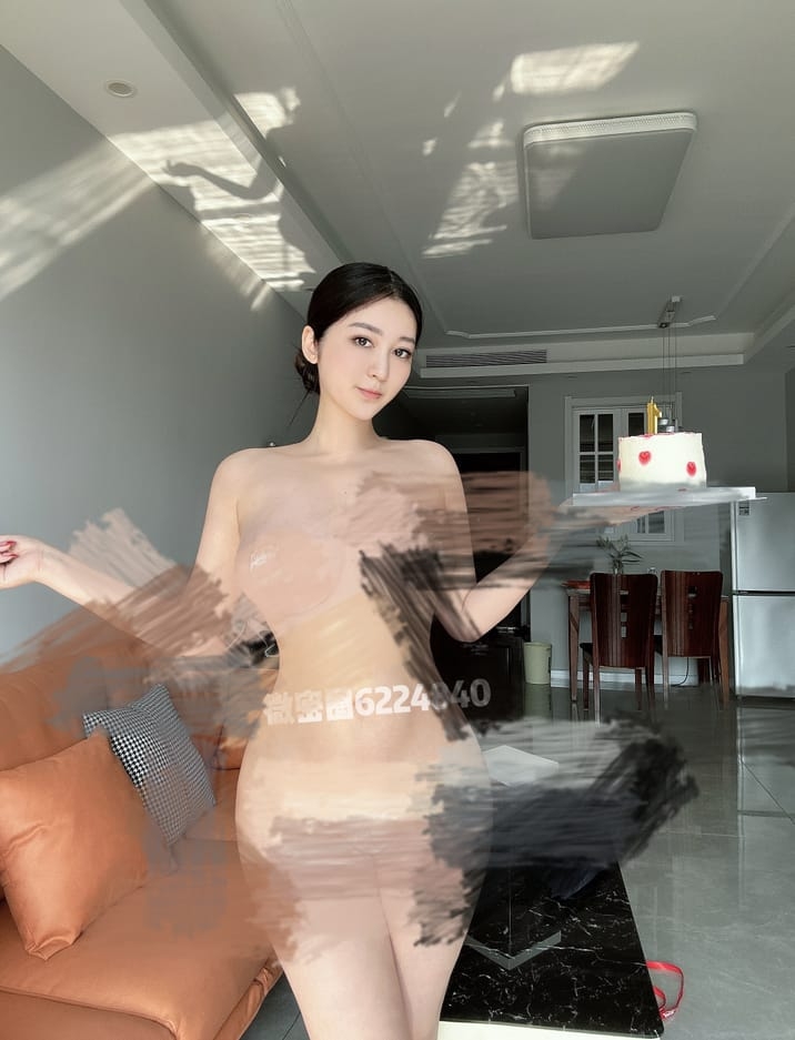 图片[1]-【微-密】120斤的小王同学-蛋糕奶油[32P1V-272M]-写真栈-xiezz.cc