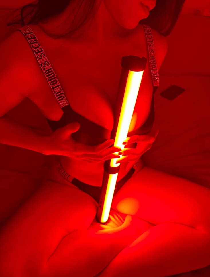 图片[1]-【微-密】铁锤姐姐-黑与红[31P7V-264M]-写真栈-xiezz.cc