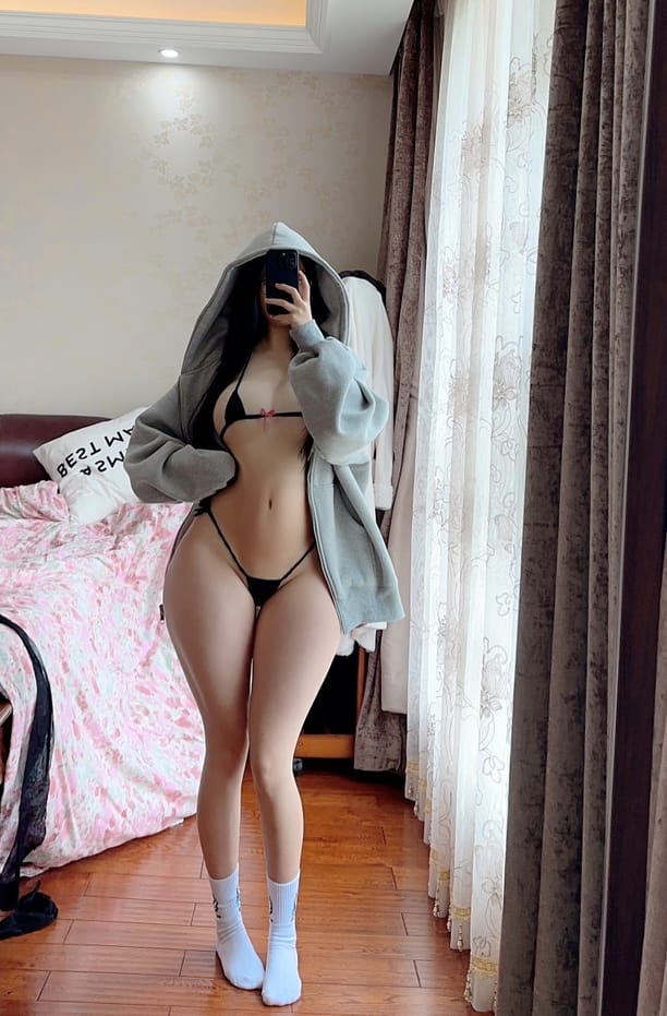 图片[1]-【微-密】俏妞qiaoniuTT- 超性感黑丝比基尼 [15P-44M]-写真栈-xiezz.cc