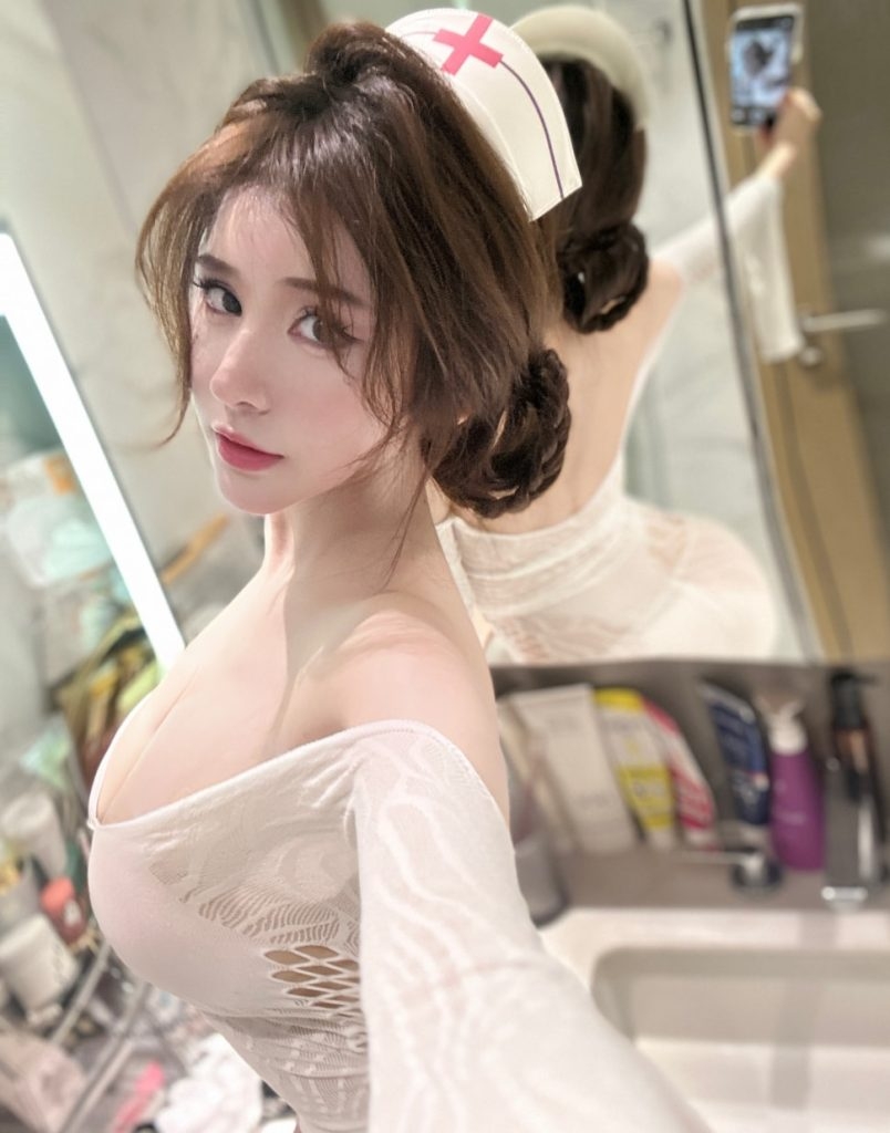 图片[1]-【微-密】奔跑的晶螺儿-小护士 [21P1V-127M]-写真栈-xiezz.cc