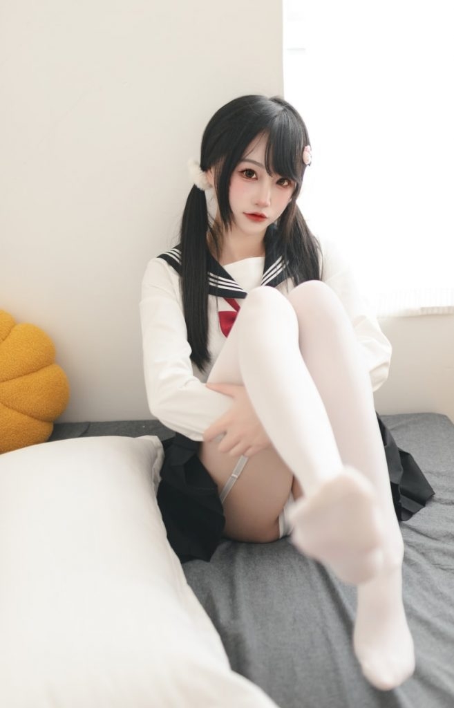 图片[1]-嗷呜酱 – 水手服 [48P-410MB]-写真栈