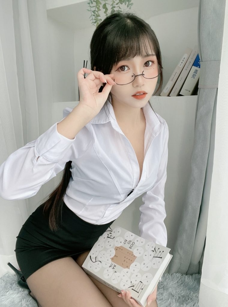 图片[1]-不呆猫 NO.064 黑丝包臀OL [24P5V-908MB]-写真栈