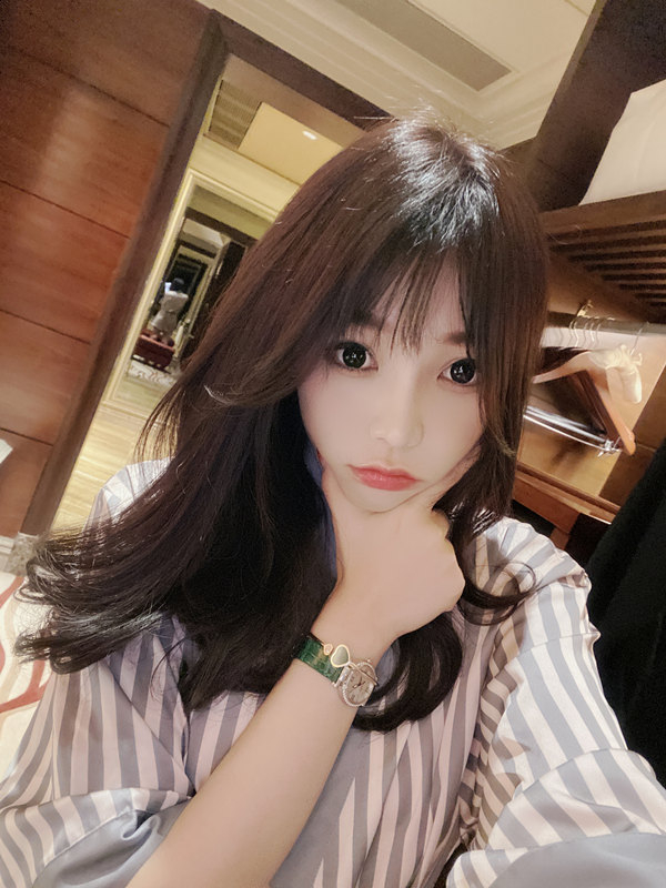 芝芝booty 2025无水印高清时尚写真