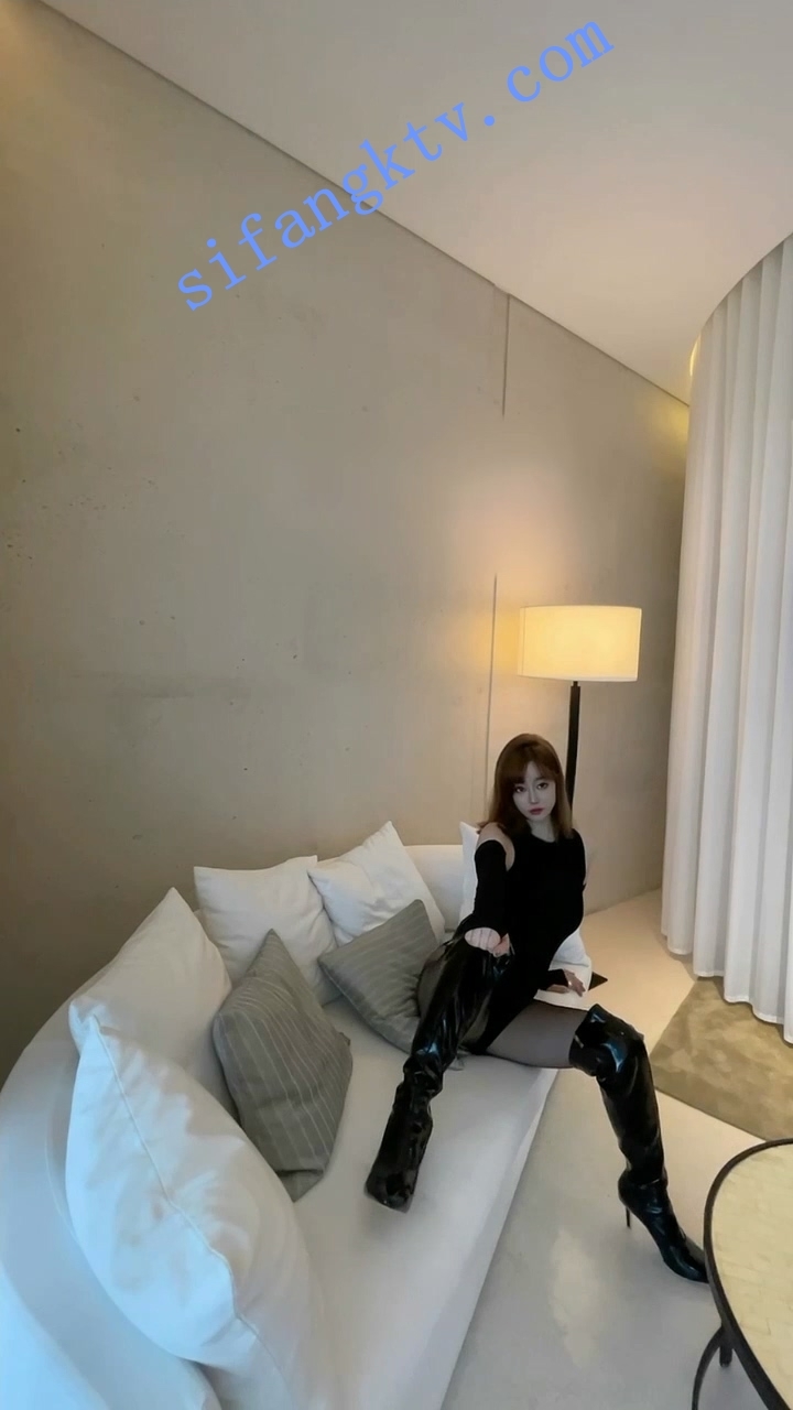 王雨纯 无水印高清 人像摆拍美学艺术截图