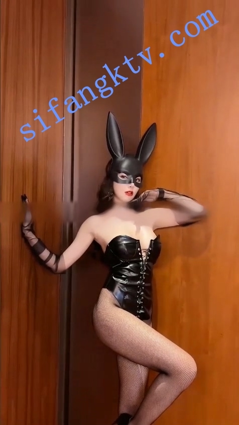 王馨瑶 2025秀人网 动态造型美学 氛围感肢体表达 都市轻剧情造型 无水印高清素材1