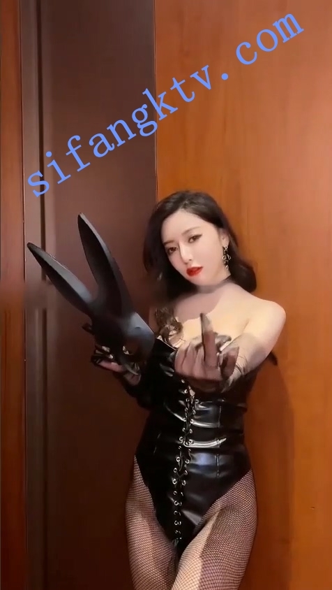 王馨瑶 2025秀人网 动态造型美学 氛围感肢体表达 都市轻剧情造型 无水印高清素材2