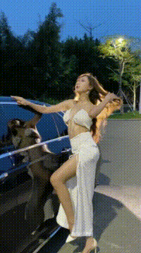 王馨瑶 2025秀人网 轻氧质感内衣花絮 自然原生氛围感GIF素材2