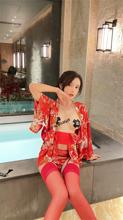 王馨瑶 2025秀人网 大红色和服穿搭 轻氧质感高清素材4