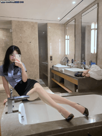 唐安琪 2025秀人网 丝袜穿搭 轻氧质感轻奢创作素材1（高清GIF）