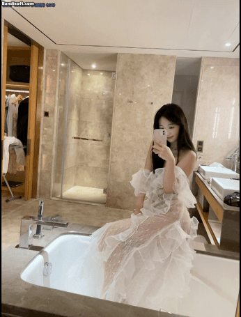 唐安琪 2025秀人网 透明薄纱穿搭 轻氧质感轻奢创作素材3（高清GIF）