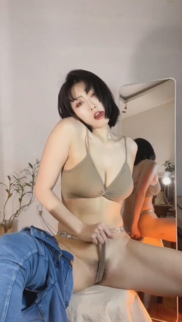 图片[1]-【舞】快手-紫月很会跳-付费定制私拍[9V-529MB]-蜜桃啵啵