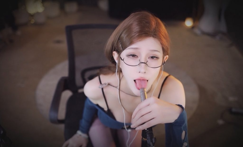 图片[1]-【ASMR】虎牙-张爱玲-饥渴邻居少妇勾引剧情[1V-447MB]-蜜桃啵啵