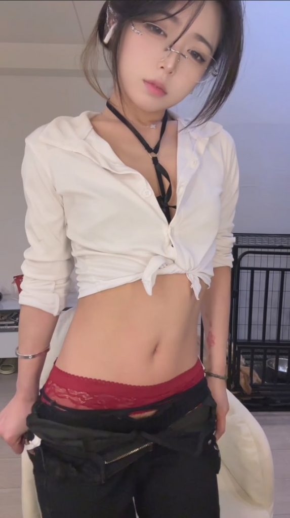 图片[1]-【舞】快手-瑜婉-付费定制[2V-1.0GB]-蜜桃啵啵