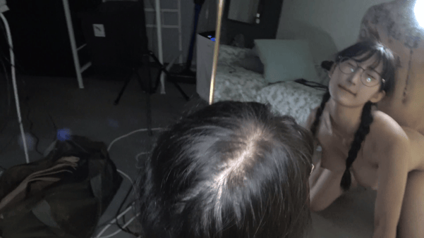 Onlyfans极品眼镜反差婊 Yunadoll付费偷拍合集22G23V夸克