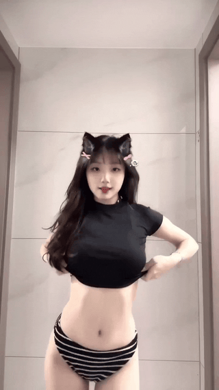 抖音157W粉【sunny77~宝贝77】绿茶脸 反差婊 骚舞自拍+福利